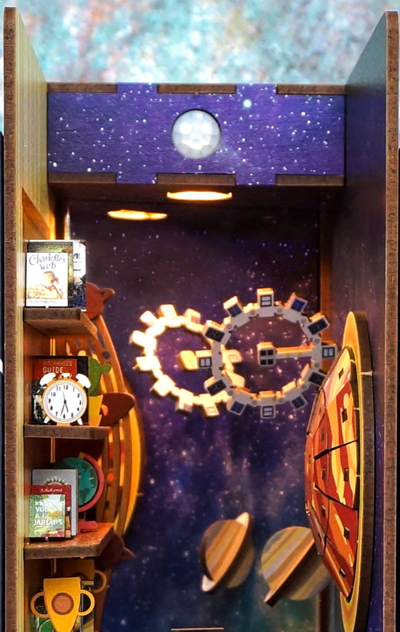 DIY Bookshelf Kit: Interstellar